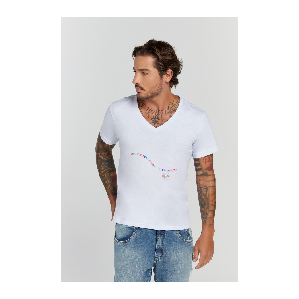 Camiseta Premium Branco Decote V