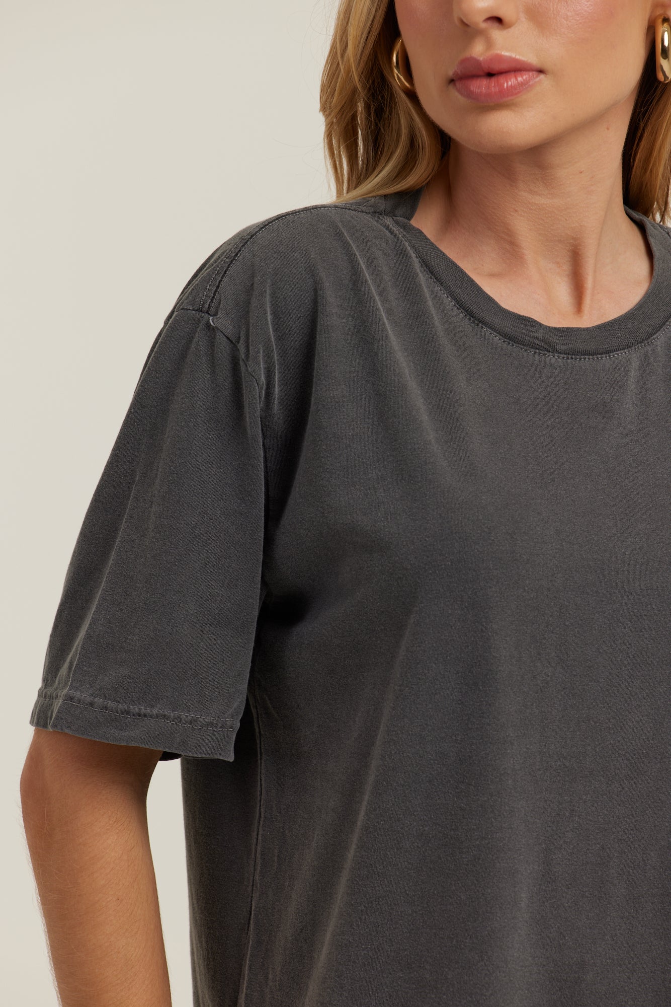 Oversized Estonada Cinza Chumbo