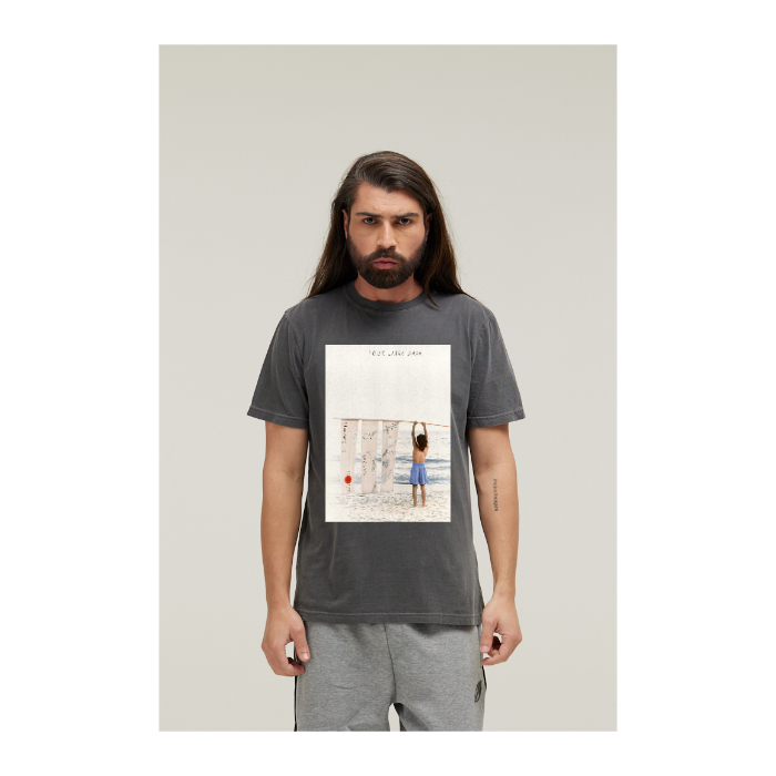 Camiseta Estonada Cinza Chumbo
